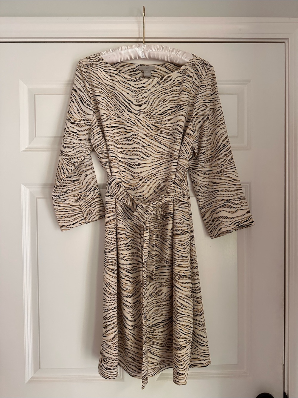 H&M Womens Beige and Black Animal Print Shift Dress